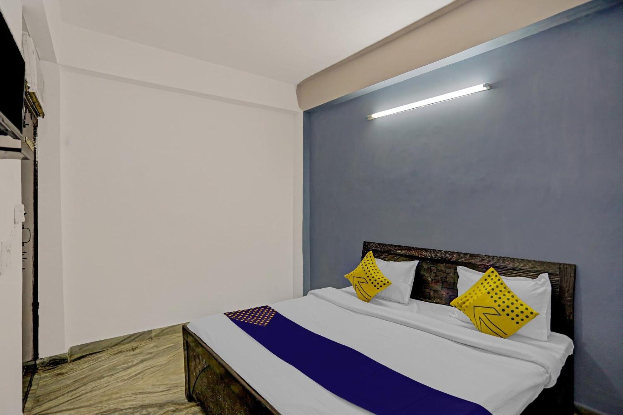 Spot On Raj Hotel Vip Near Worlds Of Wonder Kālkāji Devi Esterno foto