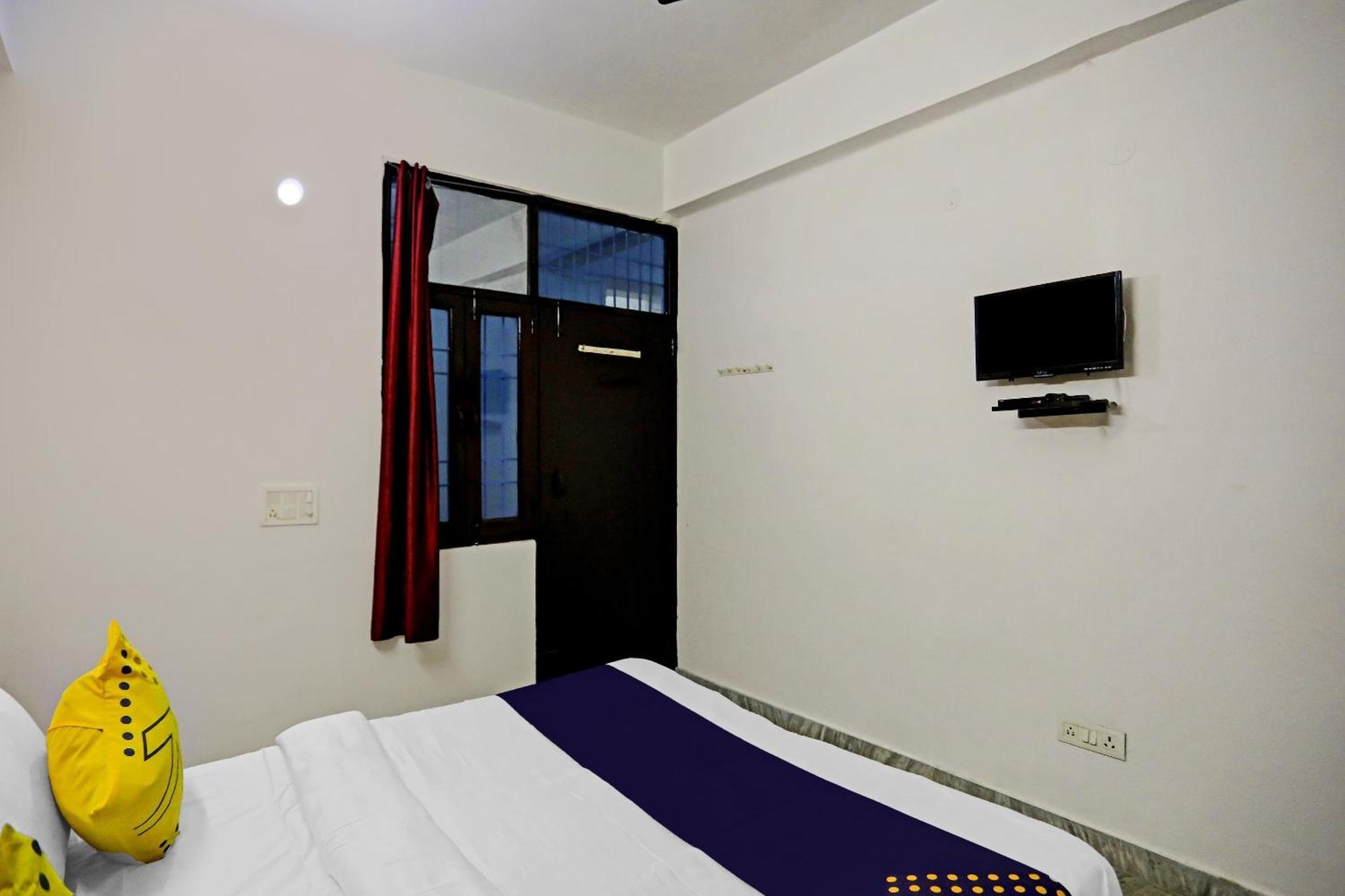 Spot On Raj Hotel Vip Near Worlds Of Wonder Kālkāji Devi Esterno foto